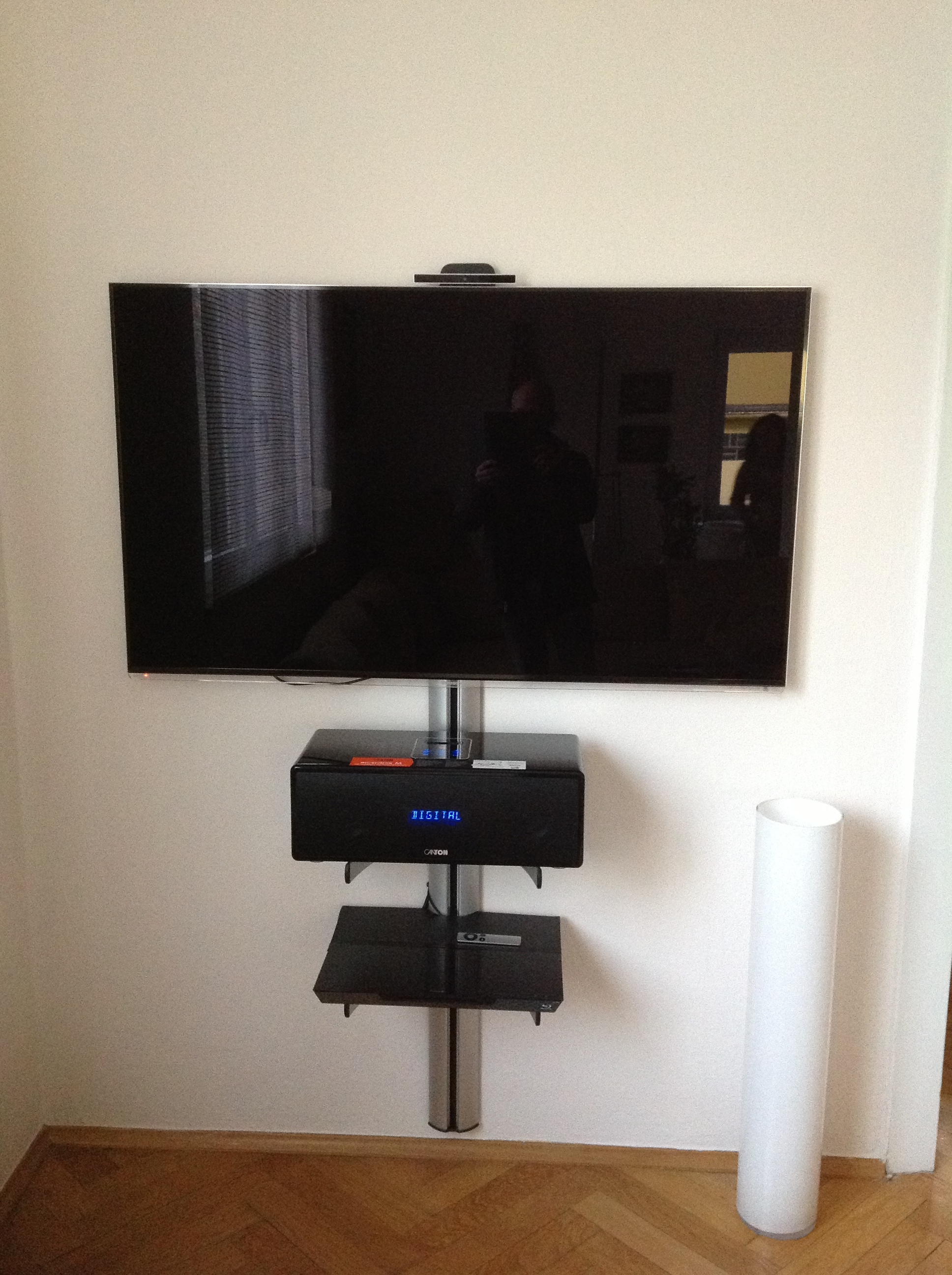 Panasonic TV, Vogels Halterung, Canton Sound